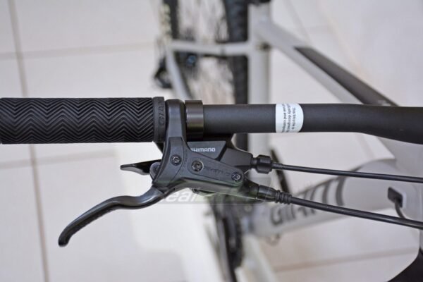 Bicicleta Giant Talon 2  GRAY CONCRETE 2021 - Imagem 3
